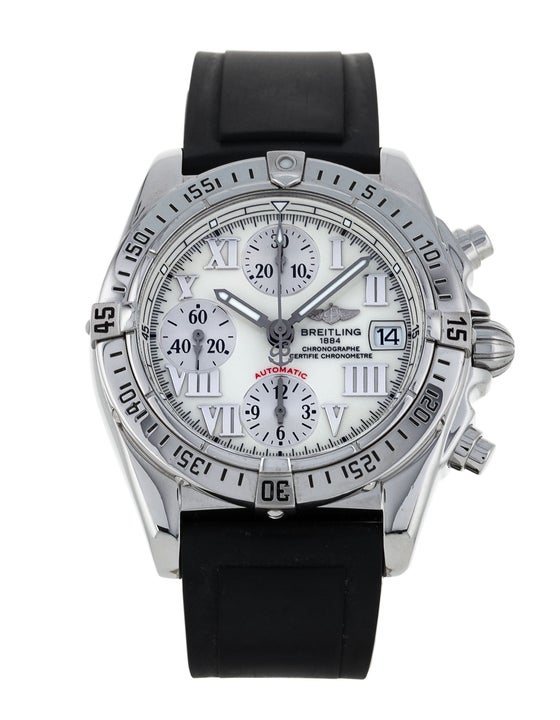 Feature: Breitling Navitimer for Modern Wrists